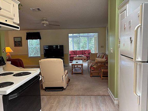 3rd image of 2212 Abbottwoods Ln