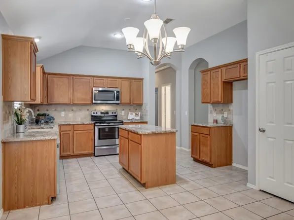 7613 Park Gate Dr, Fort Worth, TX 76137