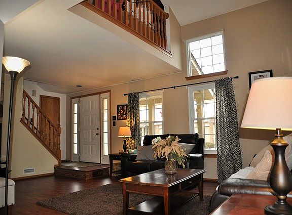 4th image of 16153 Creekmont Ct