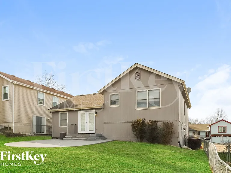 6235 N Hickory Ct — Photo 15