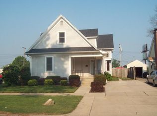 1121 S 17th St, Mattoon, IL 61938