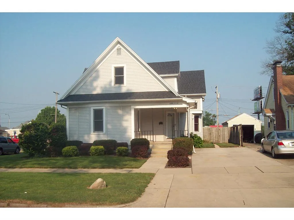 1121 S 17th St photo 1