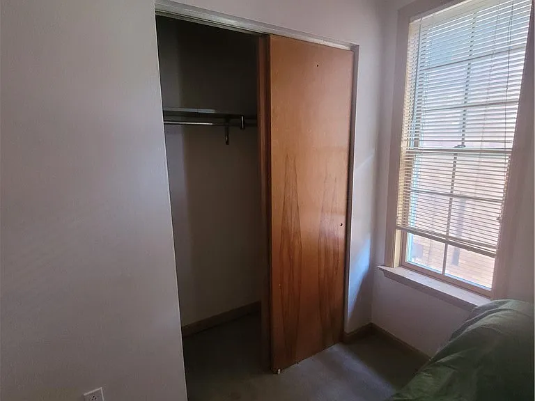 404 E Beau St — Photo 12