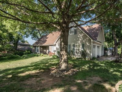 8018 Summit St, Lenexa, KS, 66215