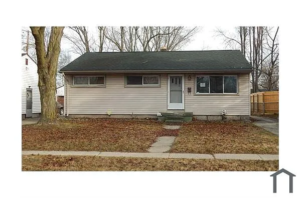 2913 Gamma Ln photo 1