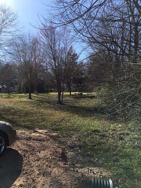 2nd image of 1725 Ford Rd