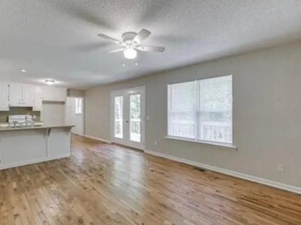 8950 Pine Tree Cir, Gainesville, GA 30506