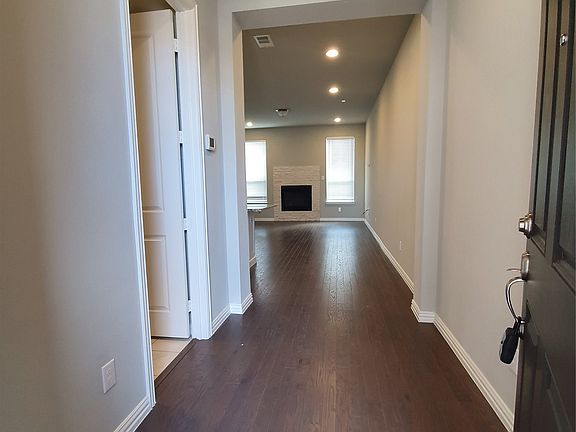 5th image of 8266 Primrose Way