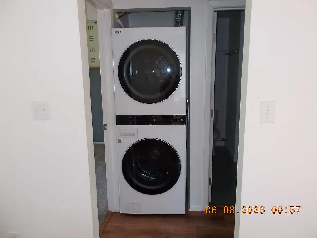 2 bed, 816 sqft, $2,375 — Photo 3