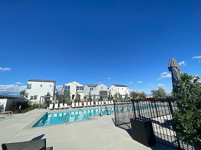 2nd image of 4582 Grant Paseo
