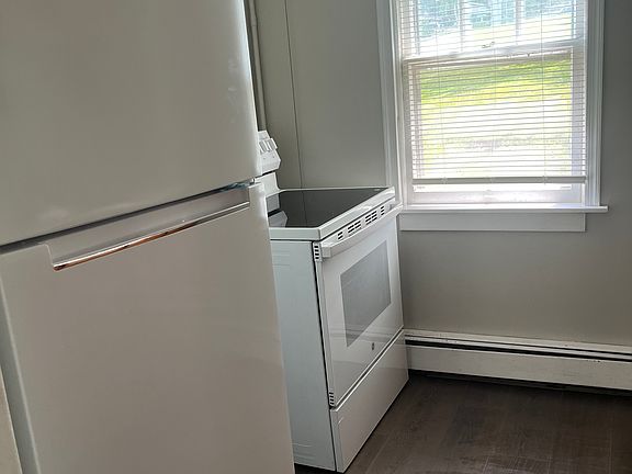 4th image of 407 W Mountain Ave #407