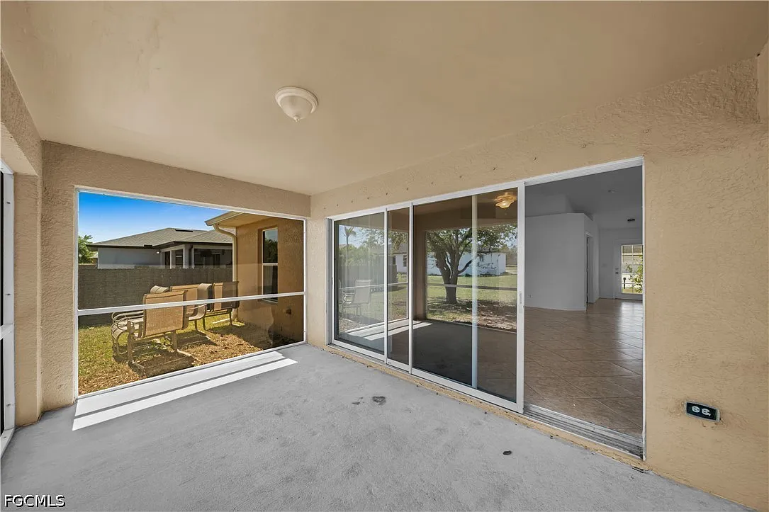 3 bed, 2.0 bath, 1458 sqft, $1,900 — Photo 3
