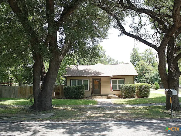 308 Josephine St, Holland, TX 76534