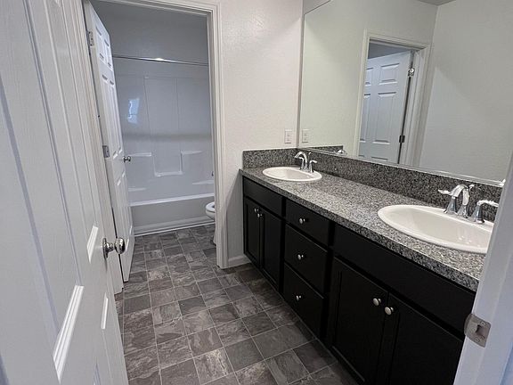5th image of 2282 N Apricot Ave