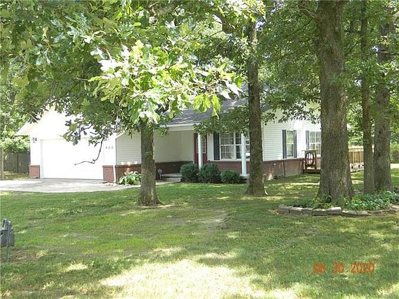 5th image of 400 Huenefeld St