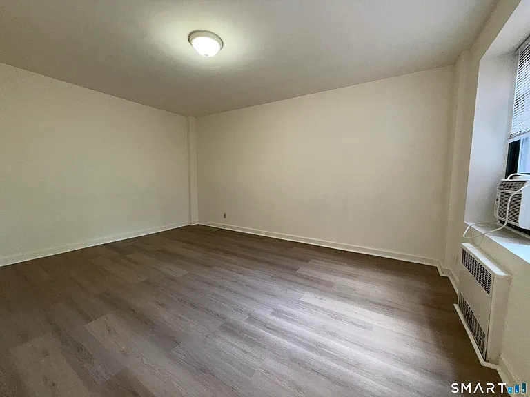 28 Strawberry Hill Ave #112-1E — Photo 14