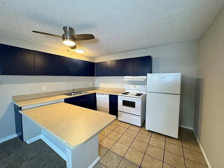 625 Hathaway Dr — Photo 6