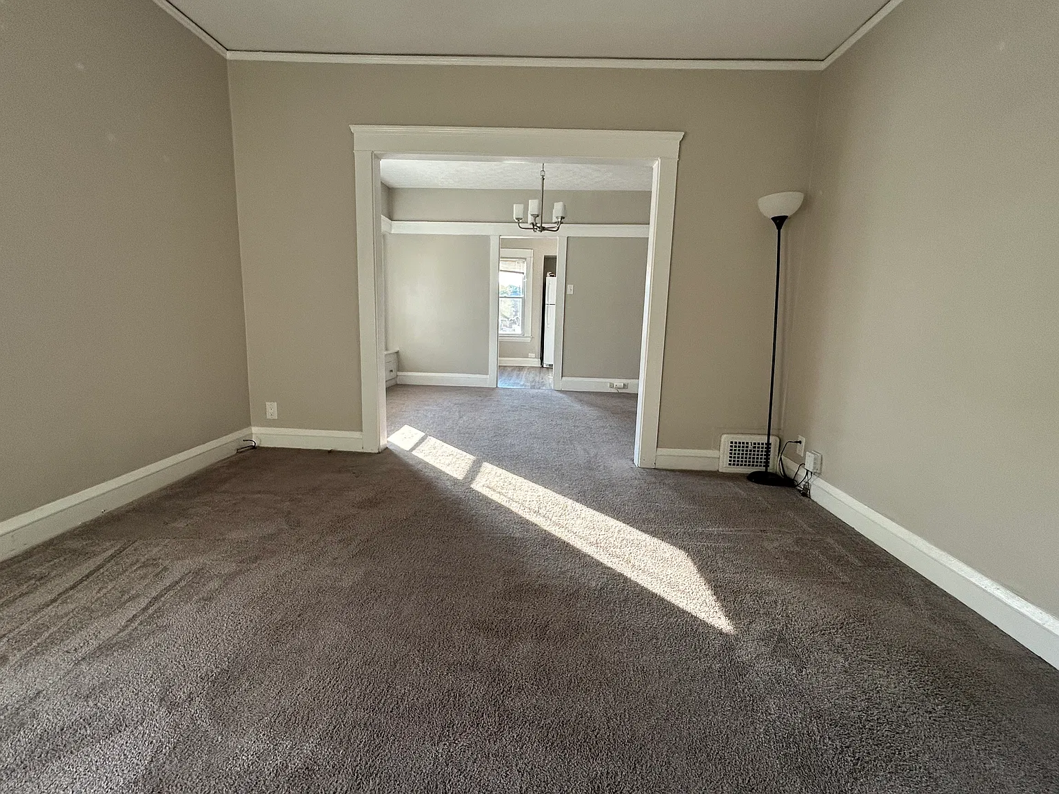 2 bed, 900 sqft, $1,050 — Photo 1