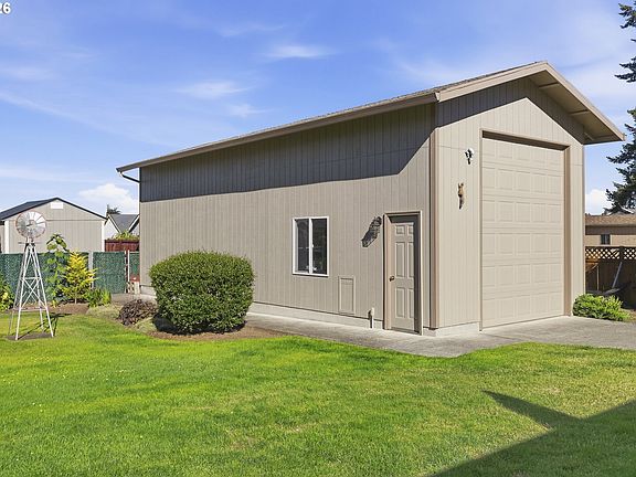 5th image of 3310 Park Dr