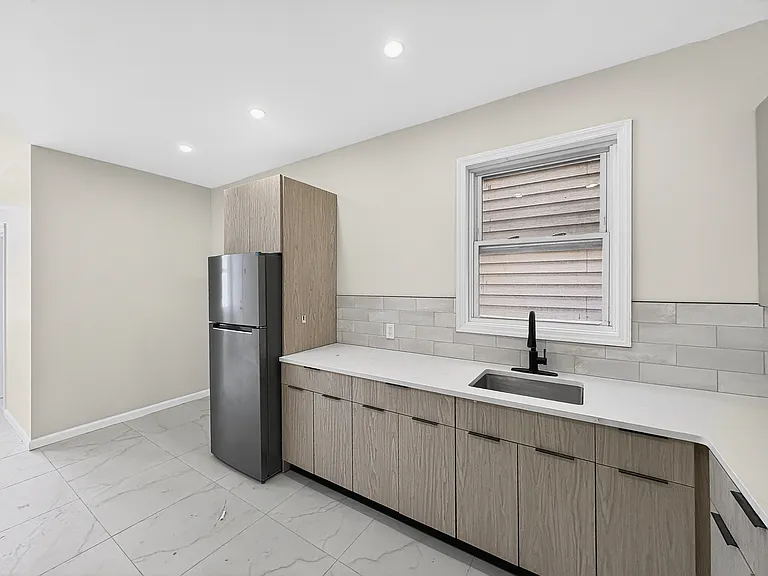 345 Walnut St #3R — Photo 22