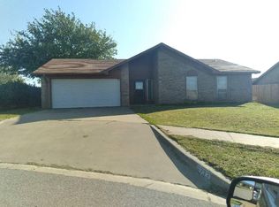 6733 SW Chaucer Dr, Lawton, OK 73505