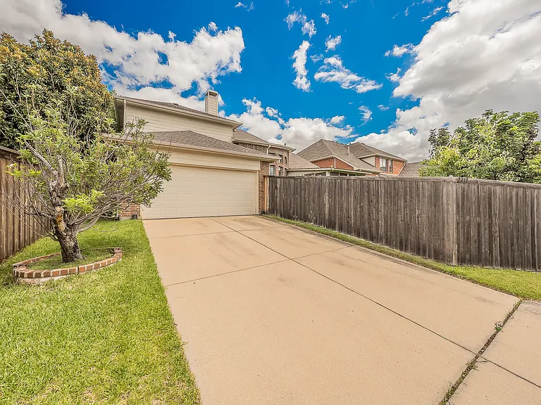 2217 Stonehenge Ln — Photo 38