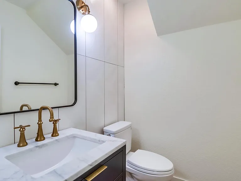 1680 Swallowtail Rd — Photo 10