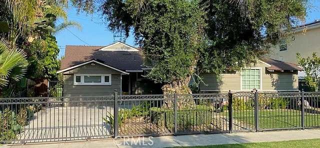 5356 Yolanda Ave