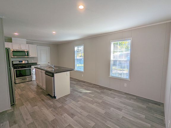 2nd image of 471 Montana St #471