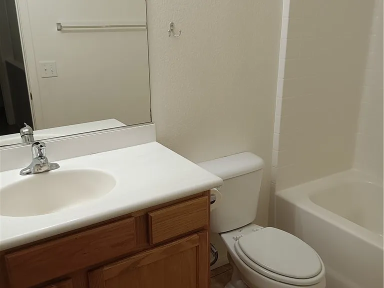 1250 E Bourbon St #4 — Photo 13