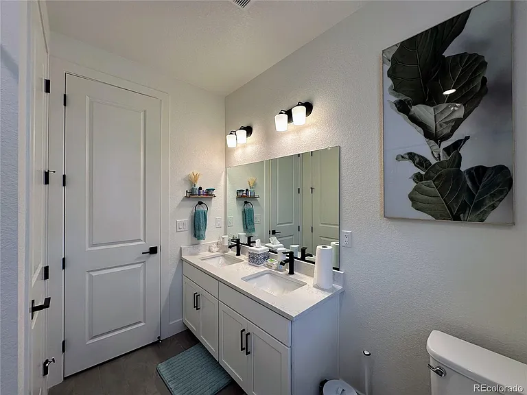 6065 E 154th Pl — Photo 12