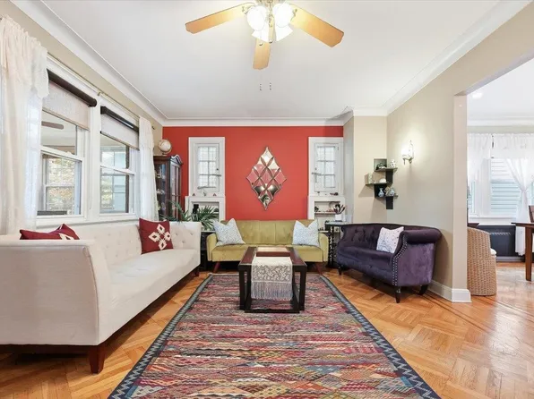 118 Avenue B image 2 of 21