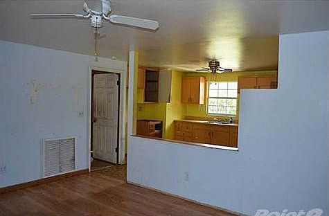 4th image of 6975 82nd Ave N