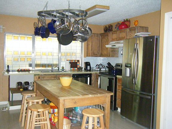 4th image of 3212 Hickory Ct