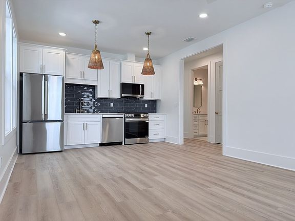 2nd image of 262 Dockside Dr