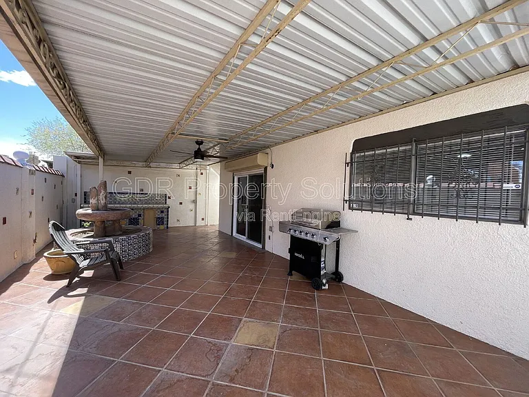 520 Ortiz Dr NE — Photo 34