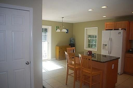 1st image of 548 W Hollis St
