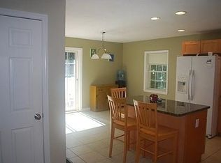 548 W Hollis St, Nashua, NH 03062
