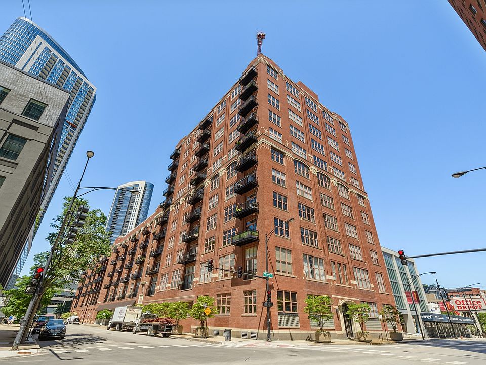 1st image of 360 W Illinois St APT 528