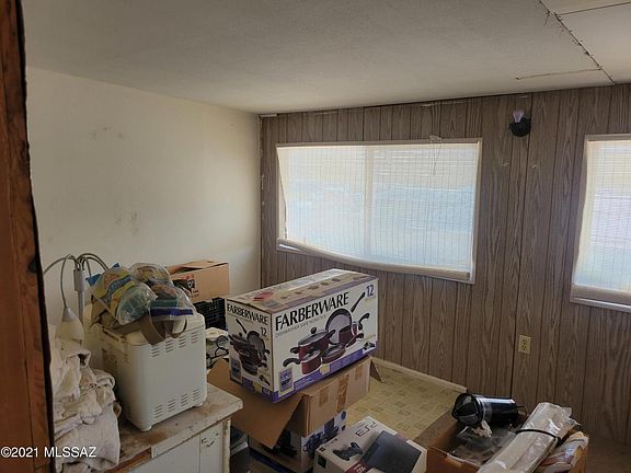 4th image of 635 E Lake Dr