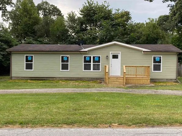 702 E John St, Knox, IN 46534