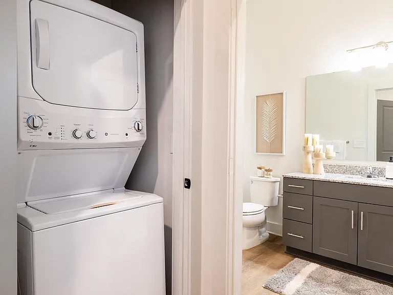 Altitude Raleigh Apartments — Photo 14