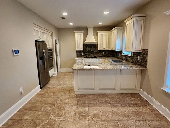 4th image of 3927 Crusader Ct