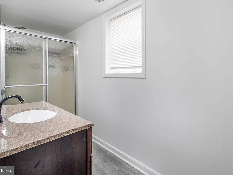 7602 Mezmer Ln — Photo 13