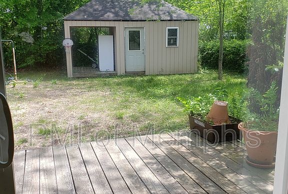 4th image of 812 Wrenwood Ln