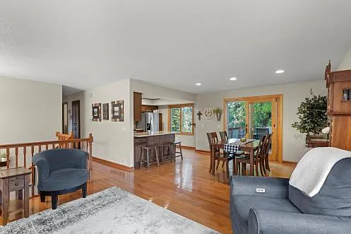 upper level open floor plan