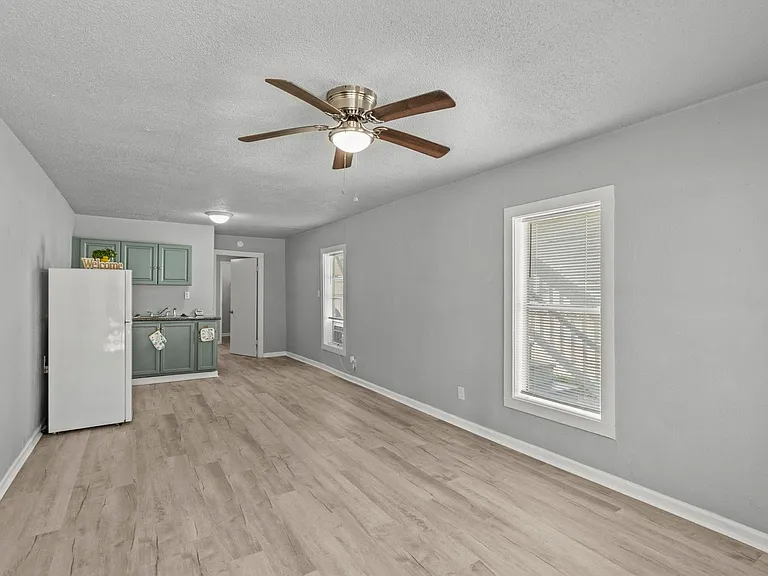 3116 Avenue L #1 — Photo 4
