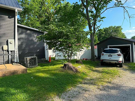 4th image of 605 Van Buren St