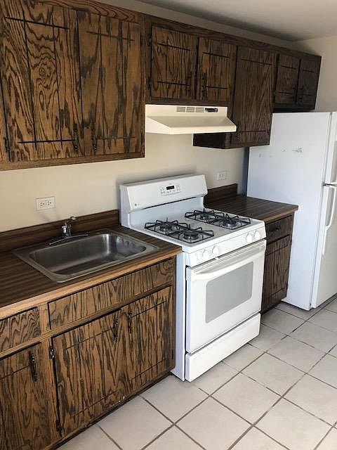 1st image of 5617 W Wellington Ave #3
