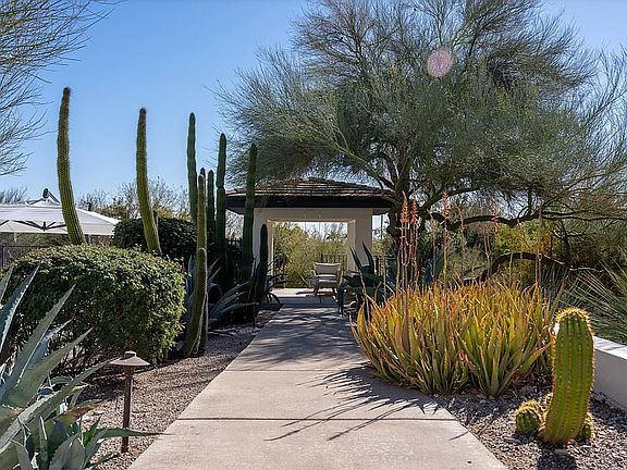 5th image of 3977 E Paradise View Dr